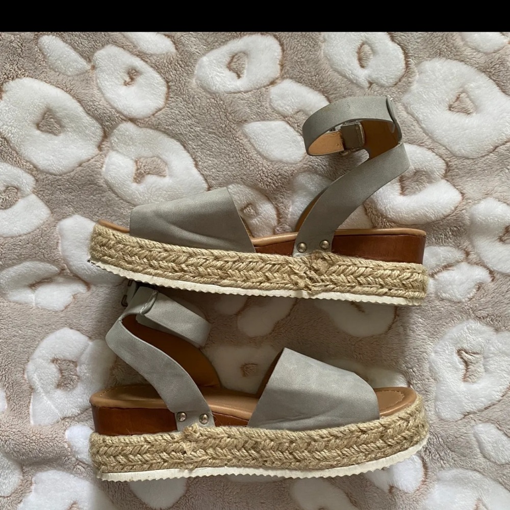 Grey Wedges